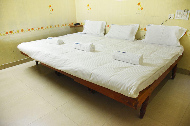 Hotel Govind Heights - Luxury AC Triple Room-1